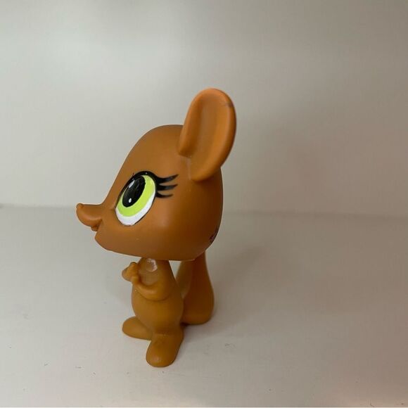 Littlest Pet Shop Candy Swirl Brown Candy Chipmunk Sweet Delights #3310 - Picture 4 of 5